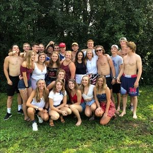 Meet your Posher, Kelly